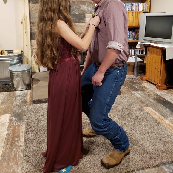 Dress - Picture 3 of 3